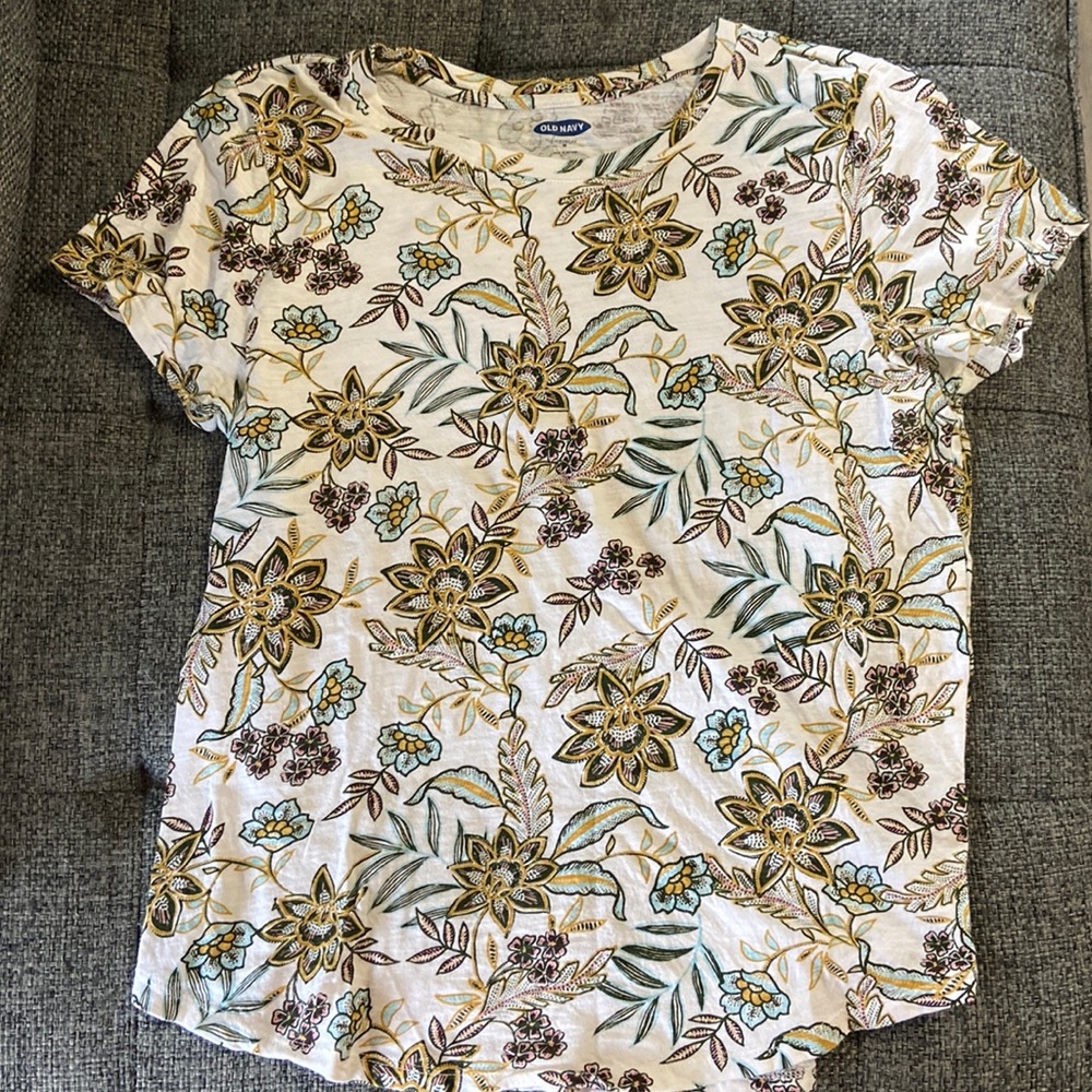 Old Navy T-Shirt